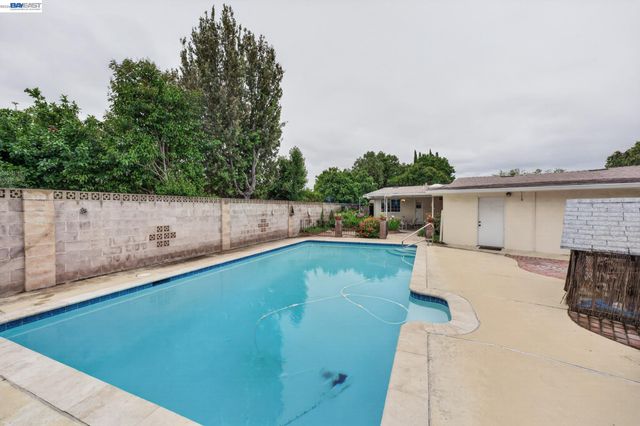 1355 Chandler Ct, Livermore, CA 94551