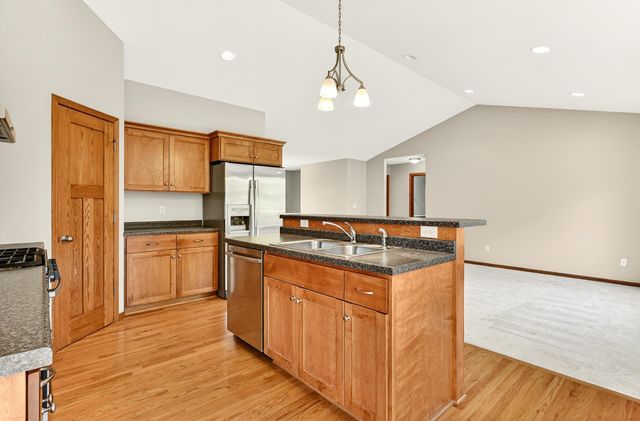2350 Ponderosa Drive SW, Rochester, MN 55902