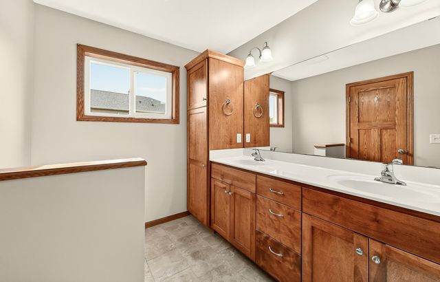 2350 Ponderosa Drive SW, Rochester, MN 55902