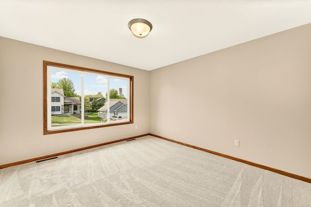 2350 Ponderosa Drive SW, Rochester, MN 55902