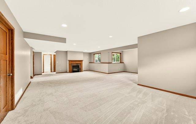 2350 Ponderosa Drive SW, Rochester, MN 55902