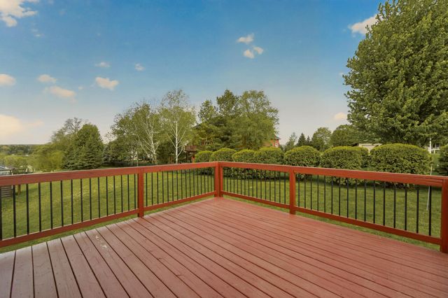 2350 Ponderosa Drive SW, Rochester, MN 55902