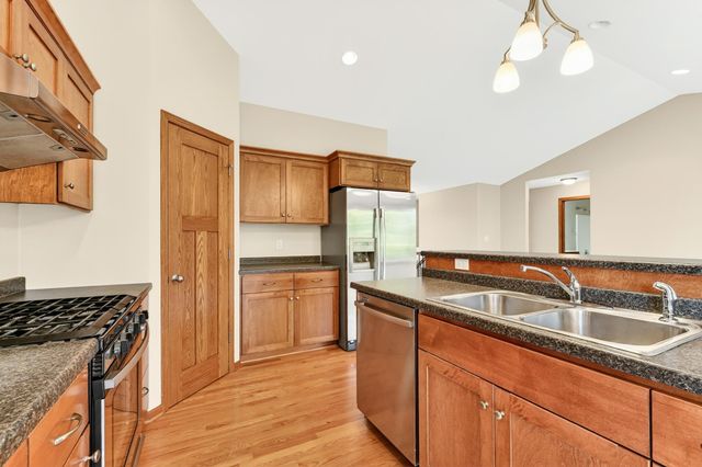 2350 Ponderosa Drive SW, Rochester, MN 55902