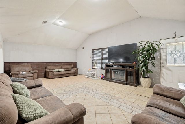6625 Speight Street, Dallas, TX 75232