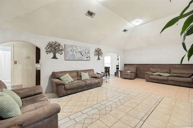 6625 Speight Street, Dallas, TX 75232