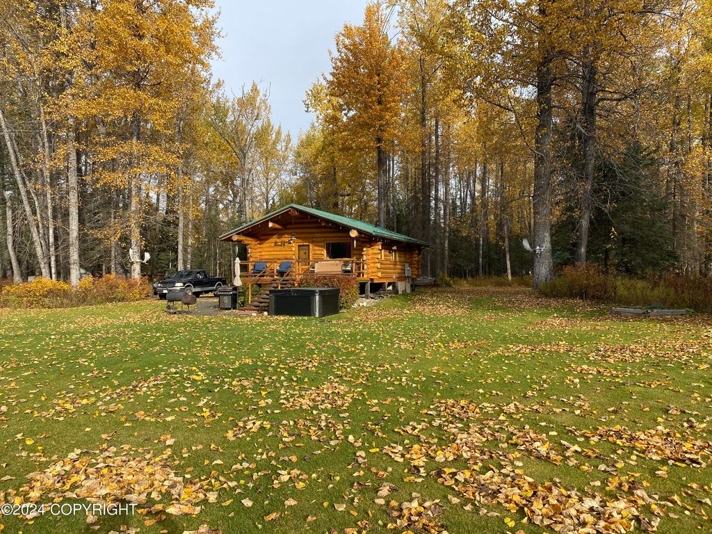 6901 N Champion Road, Wasilla, AK 99654