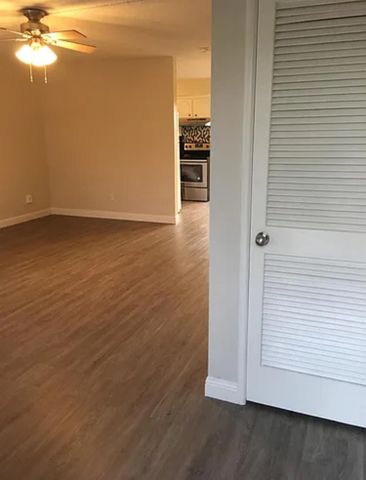 5090 N Roosevelt Avenue # 11, Fresno, CA 93704