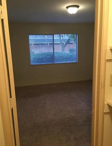 5090 N Roosevelt Avenue # 11, Fresno, CA 93704