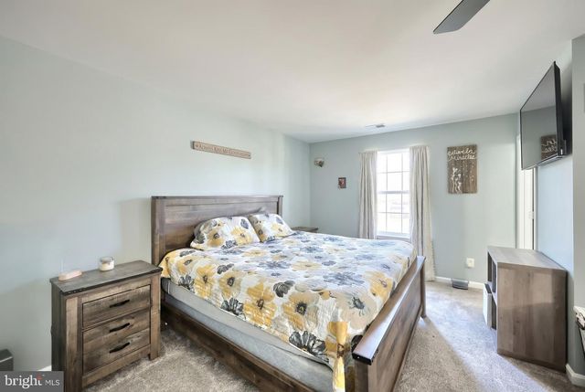 712 SPENCER DR, Hanover, PA 17331