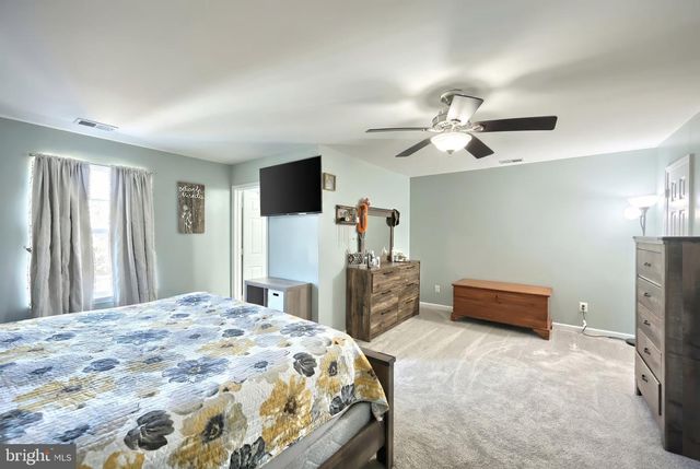 712 SPENCER DR, Hanover, PA 17331