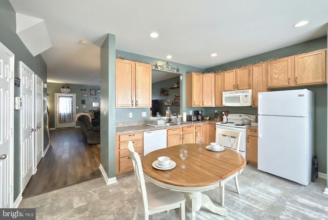 712 SPENCER DR, Hanover, PA 17331