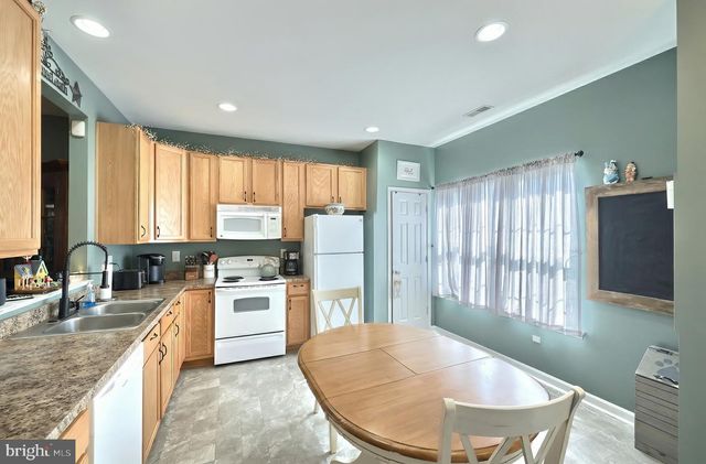 712 SPENCER DR, Hanover, PA 17331