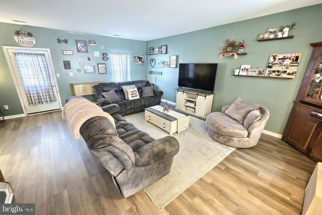 712 SPENCER DR, Hanover, PA 17331