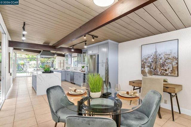 980 Crane Ave, Foster City, CA 94404