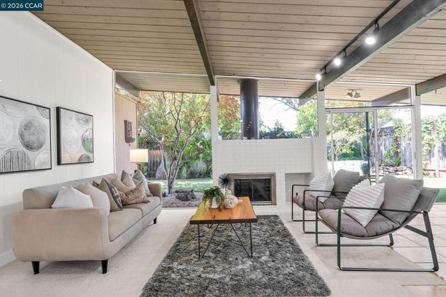 980 Crane Ave, Foster City, CA 94404
