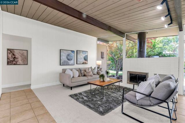 980 Crane Ave, Foster City, CA 94404