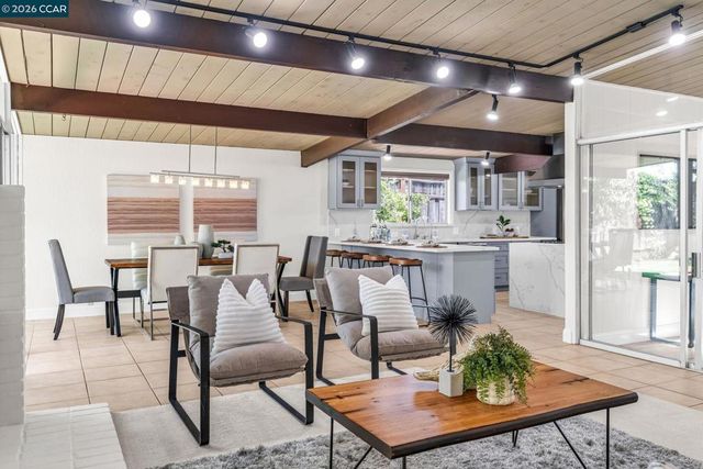 980 Crane Ave, Foster City, CA 94404