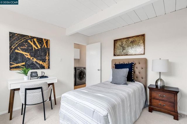 980 Crane Ave, Foster City, CA 94404