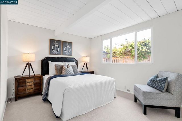 980 Crane Ave, Foster City, CA 94404