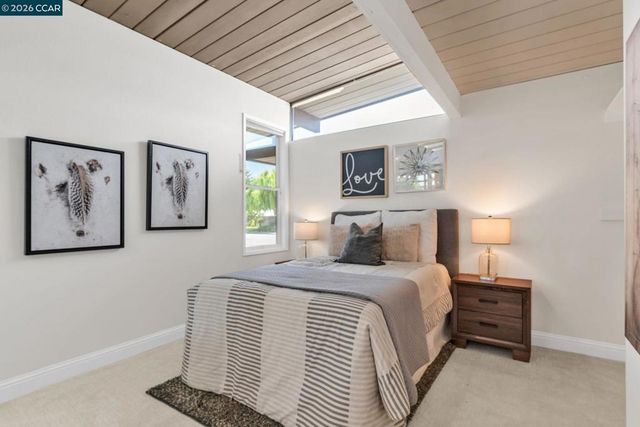 980 Crane Ave, Foster City, CA 94404