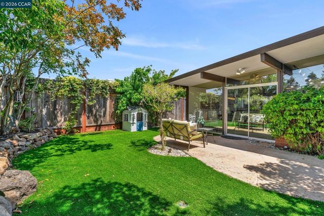 980 Crane Ave, Foster City, CA 94404