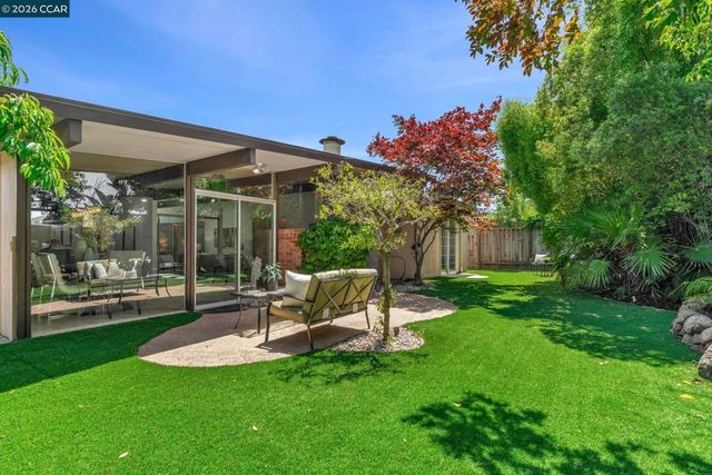 980 Crane Ave, Foster City, CA 94404
