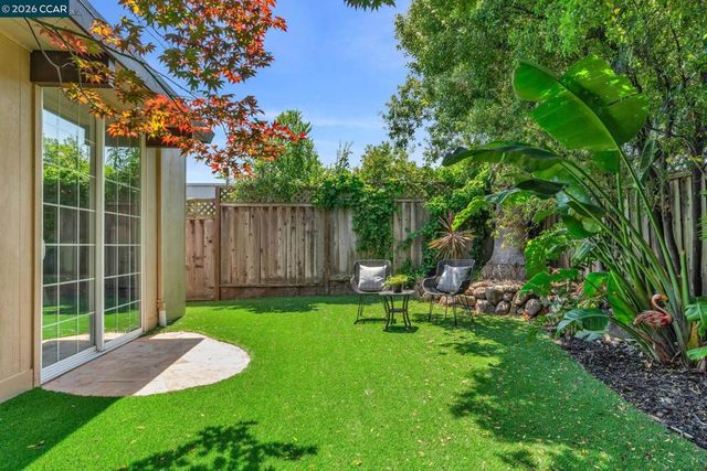 980 Crane Ave, Foster City, CA 94404