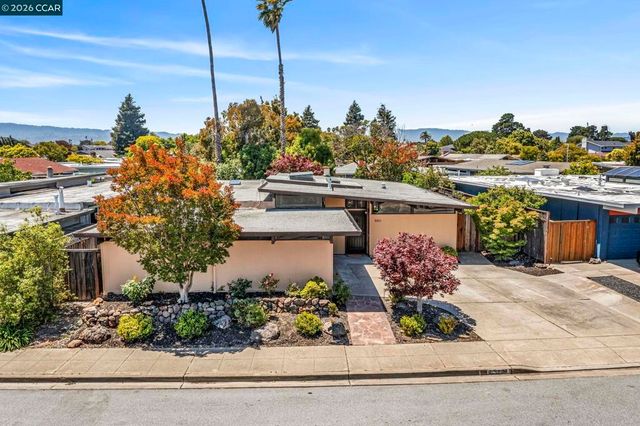 980 Crane Ave, Foster City, CA 94404