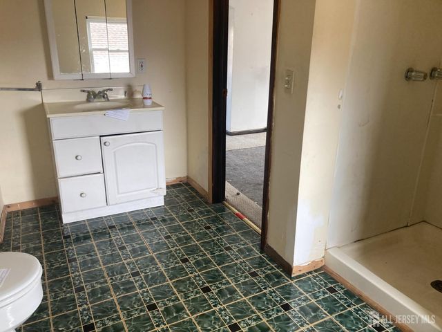 913 Eden Avenue, Highland Park, NJ 08904