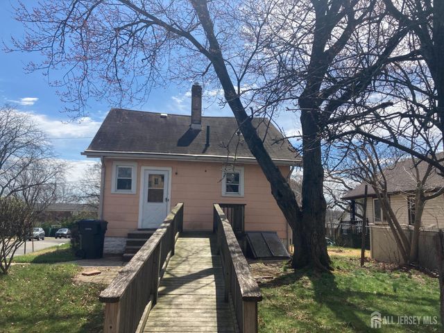 913 Eden Avenue, Highland Park, NJ 08904