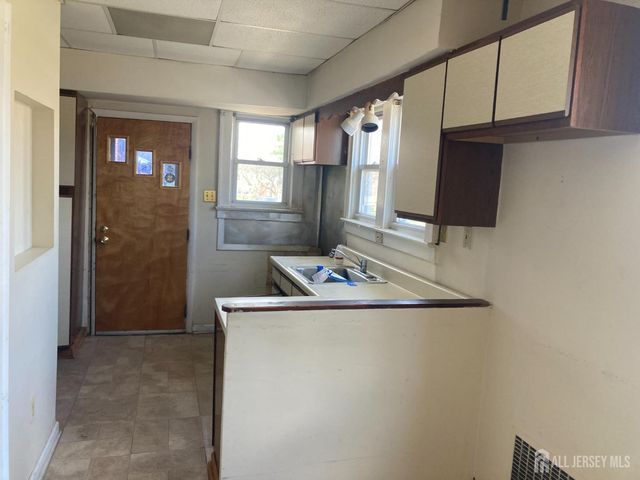 913 Eden Avenue, Highland Park, NJ 08904