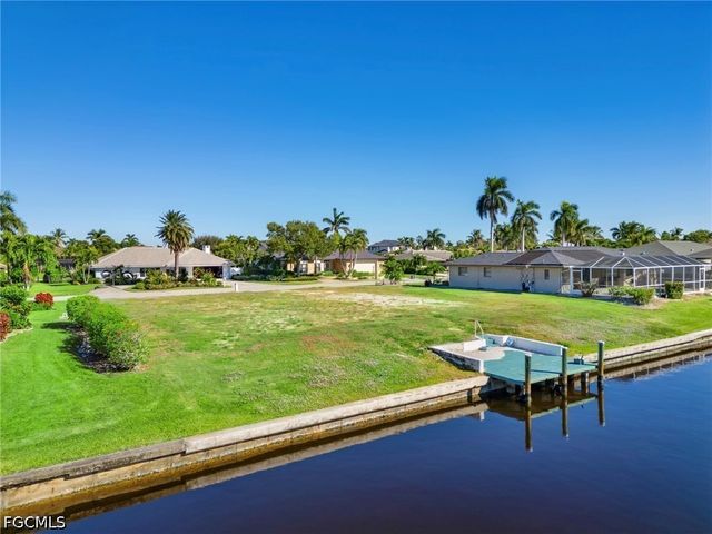 9821 Cypress Lake DR, Fort Myers, FL 33919