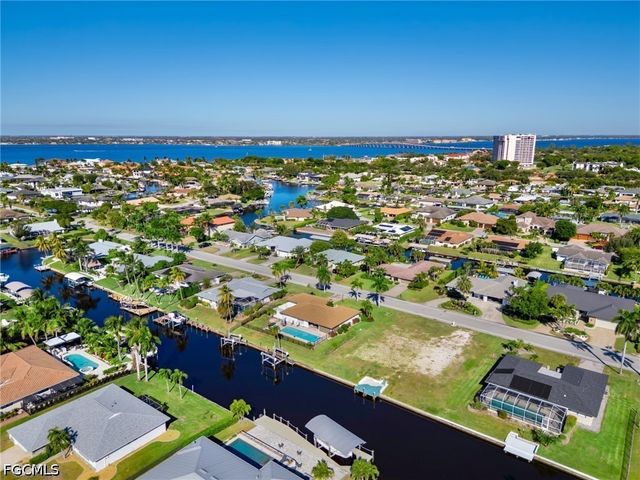 9821 Cypress Lake DR, Fort Myers, FL 33919