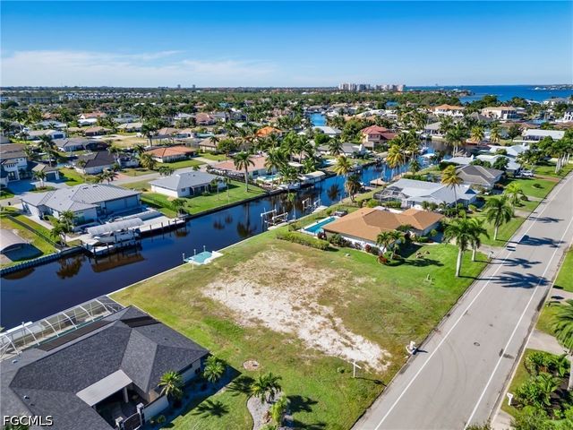 9821 Cypress Lake DR, Fort Myers, FL 33919
