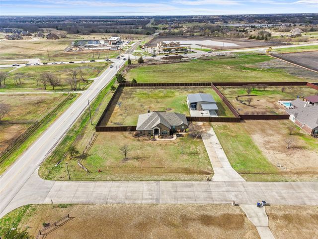 101 Paddock Lane, Mclendon Chisholm, TX 75032
