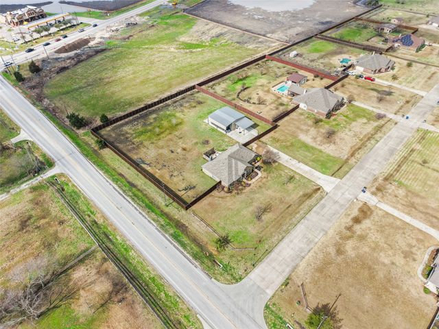 101 Paddock Lane, Mclendon Chisholm, TX 75032
