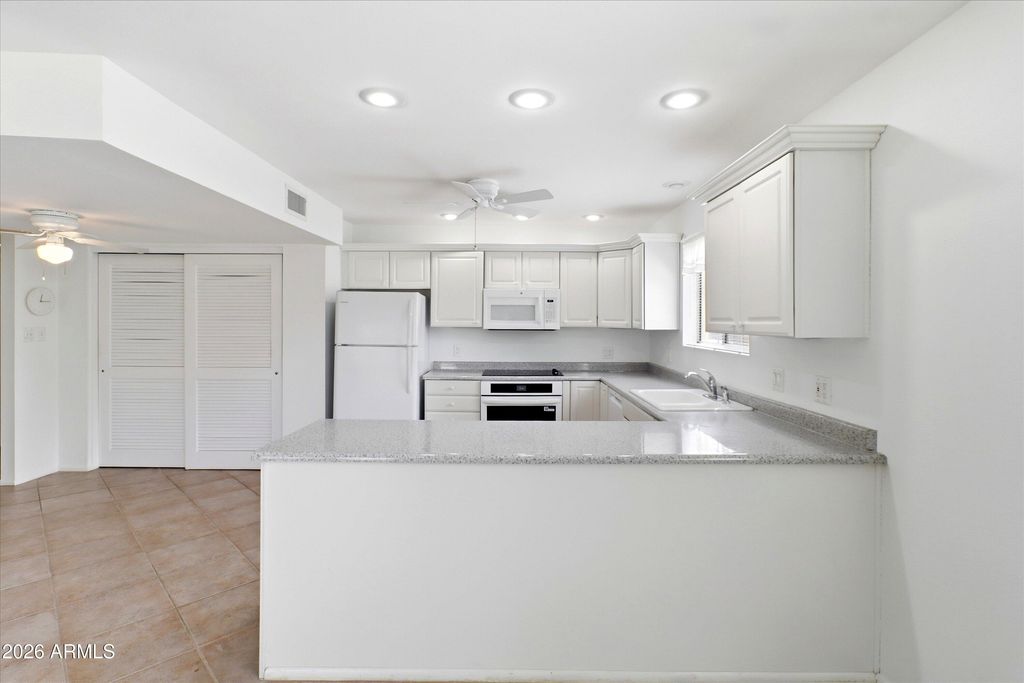 2318 W DAHLIA Drive, Phoenix, AZ 85029 — photo 5