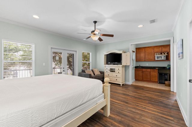 209 E Grand Key Loop, Destin, FL 32541