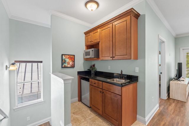 209 E Grand Key Loop, Destin, FL 32541