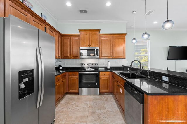 209 E Grand Key Loop, Destin, FL 32541