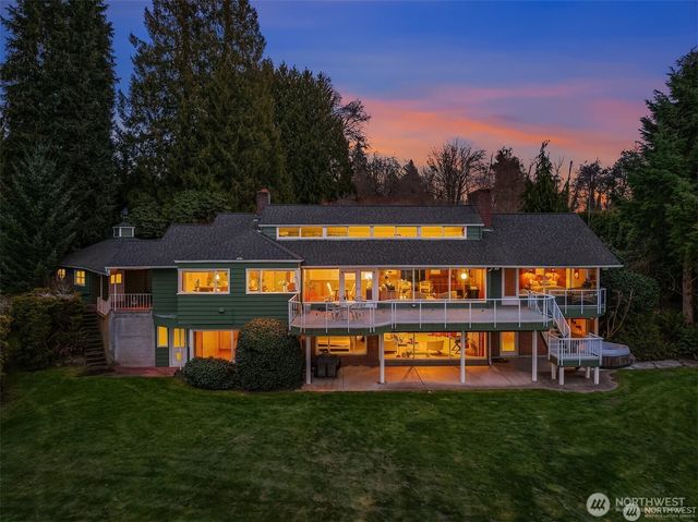 727 SW 199th Place, Normandy Park, WA 98166