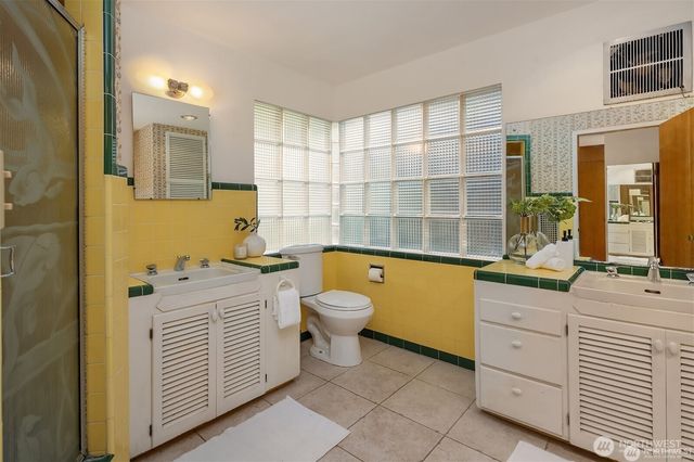 727 SW 199th Place, Normandy Park, WA 98166