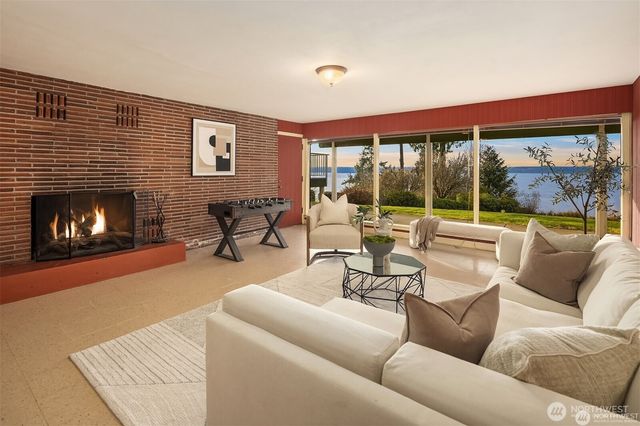 727 SW 199th Place, Normandy Park, WA 98166