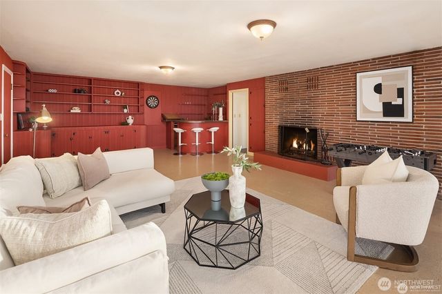 727 SW 199th Place, Normandy Park, WA 98166