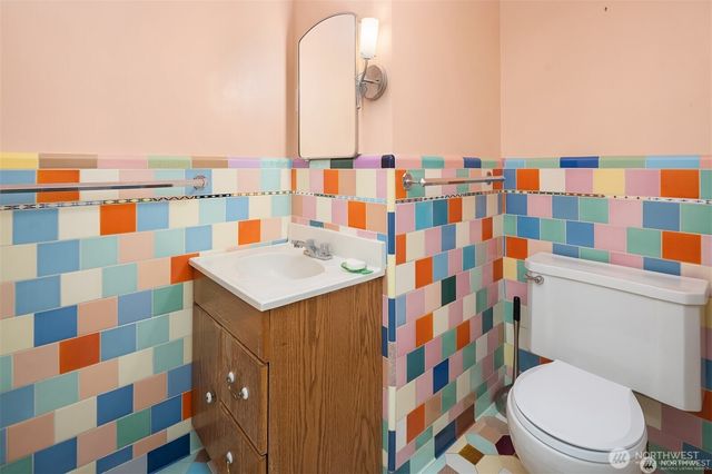 727 SW 199th Place, Normandy Park, WA 98166