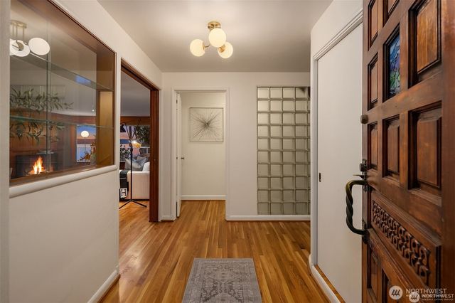 727 SW 199th Place, Normandy Park, WA 98166