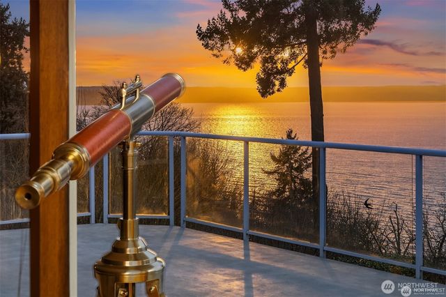 727 SW 199th Place, Normandy Park, WA 98166