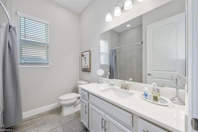 3845 Helmsman DR, Naples, FL 34120