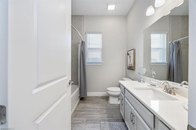 3845 Helmsman DR, Naples, FL 34120