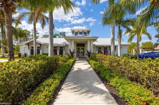 3845 Helmsman DR, Naples, FL 34120